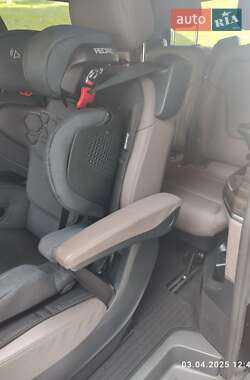 Минивэн Mercedes-Benz V-Class 2021 в 