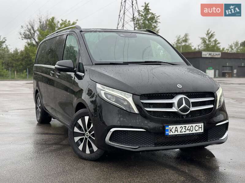 Минивэн Mercedes-Benz V-Class 2021 в 