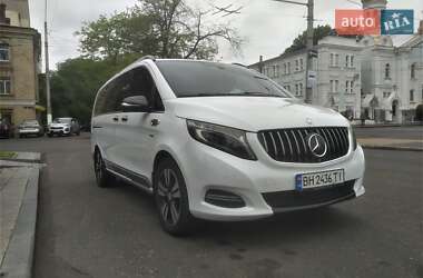 Минивэн Mercedes-Benz V-Class 2015 в 