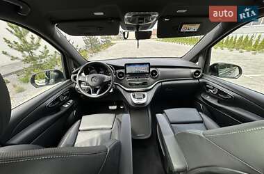 Минивэн Mercedes-Benz V-Class 2023 в 