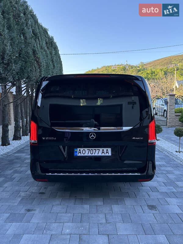 Минивэн Mercedes-Benz V-Class 2016 в Виноградове