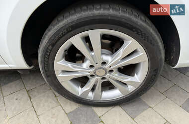 Минивэн Mercedes-Benz V-Class 2015 в 