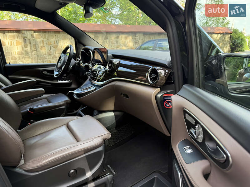 Минивэн Mercedes-Benz V-Class 2022 в Черновцах