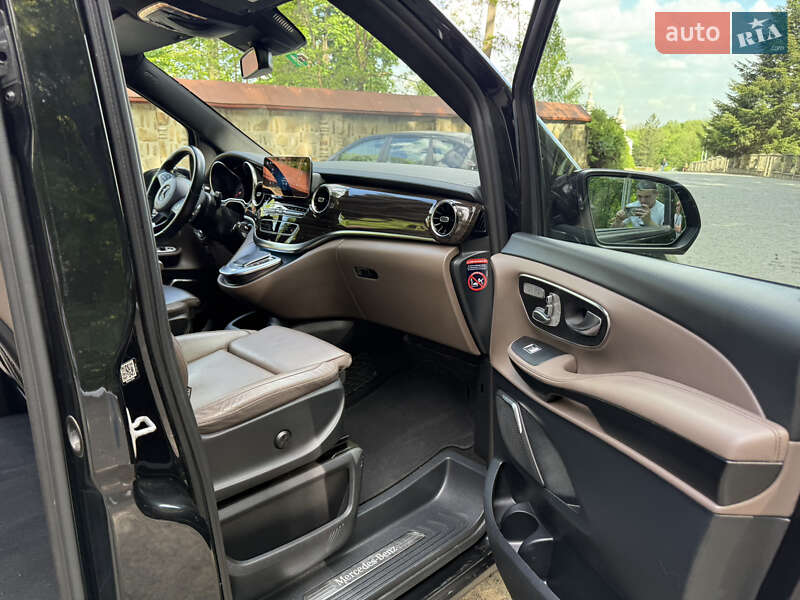 Минивэн Mercedes-Benz V-Class 2022 в Черновцах