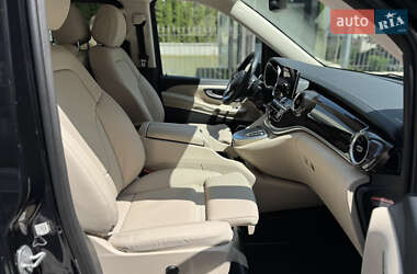 Минивэн Mercedes-Benz V-Class 2023 в 