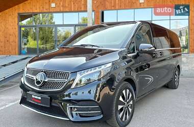 Минивэн Mercedes-Benz V-Class 2023 в 