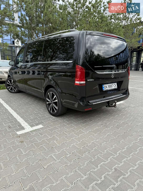 Минивэн Mercedes-Benz V-Class 2014 в Ровно фото 37 Минивэн Mercedes-Benz V-Class 2014 в Ровно