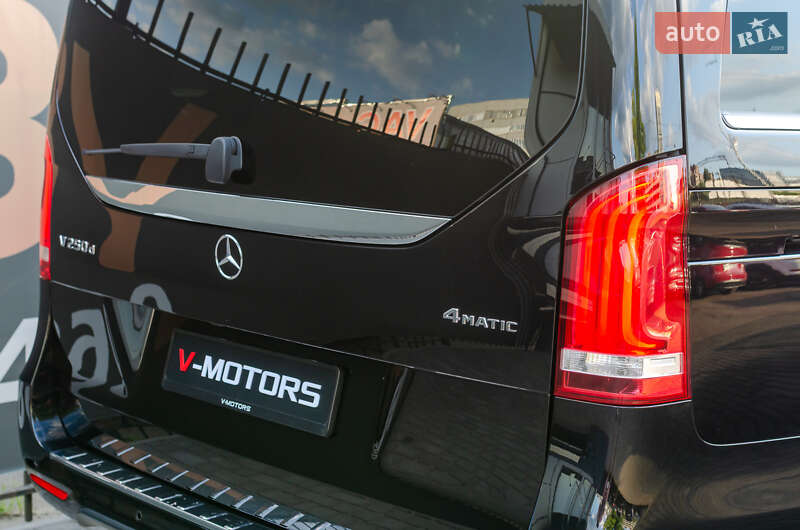 Минивэн Mercedes-Benz V-Class 2017 в Киеве