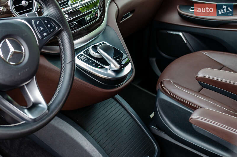Минивэн Mercedes-Benz V-Class 2017 в Киеве