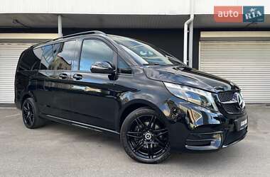 Минивэн Mercedes-Benz V-Class 2023 в Киеве