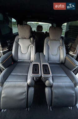 Минивэн Mercedes-Benz V-Class 2022 в 