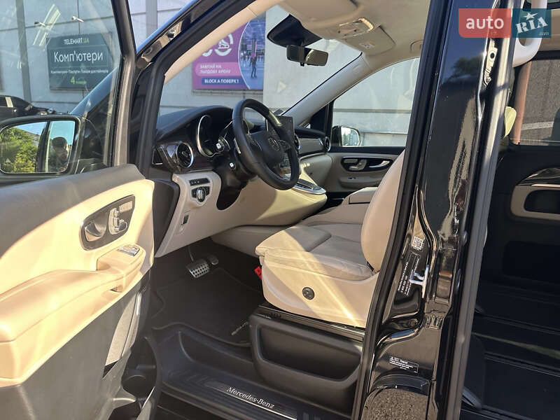Мінівен Mercedes-Benz V-Class 2023 в Києві
