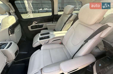 Минивэн Mercedes-Benz V-Class 2023 в 