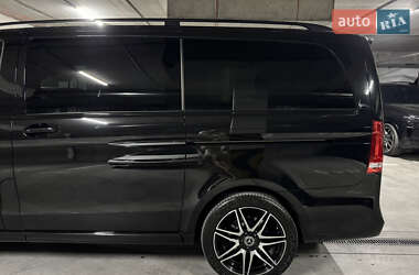 Мінівен Mercedes-Benz V-Class 2023 в 
