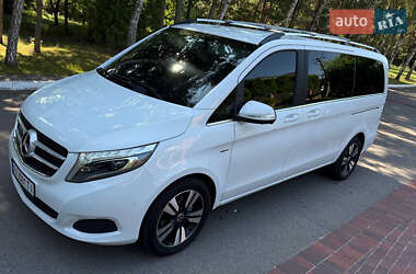 Минивэн Mercedes-Benz V-Class 2016 в 