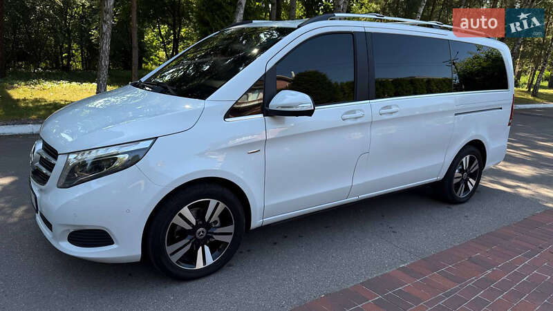 Мінівен Mercedes-Benz V-Class 2016 в Києві