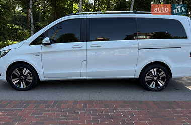 Минивэн Mercedes-Benz V-Class 2016 в 