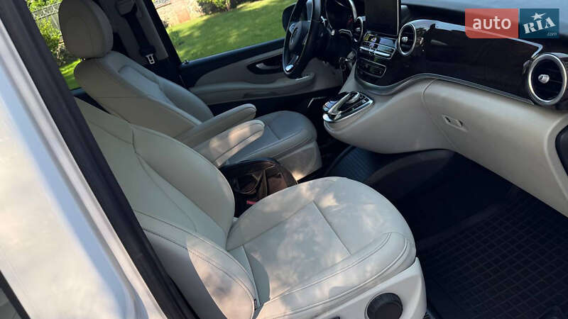 Мінівен Mercedes-Benz V-Class 2016 в Києві