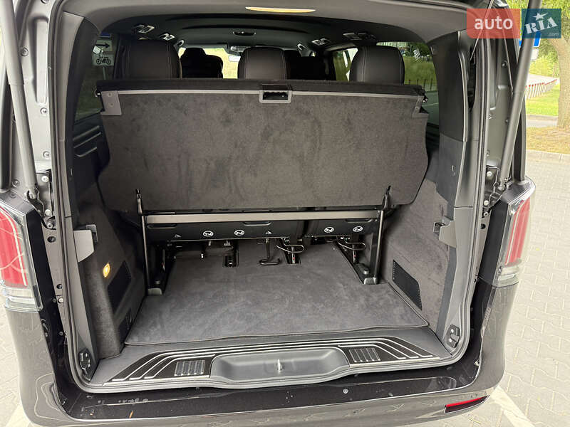 Минивэн Mercedes-Benz V-Class 2025 в Киеве