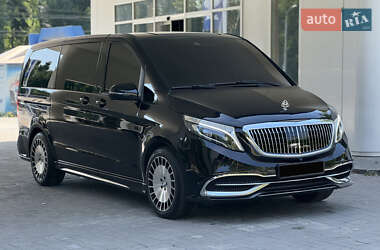 Минивэн Mercedes-Benz V-Class 2019 в 