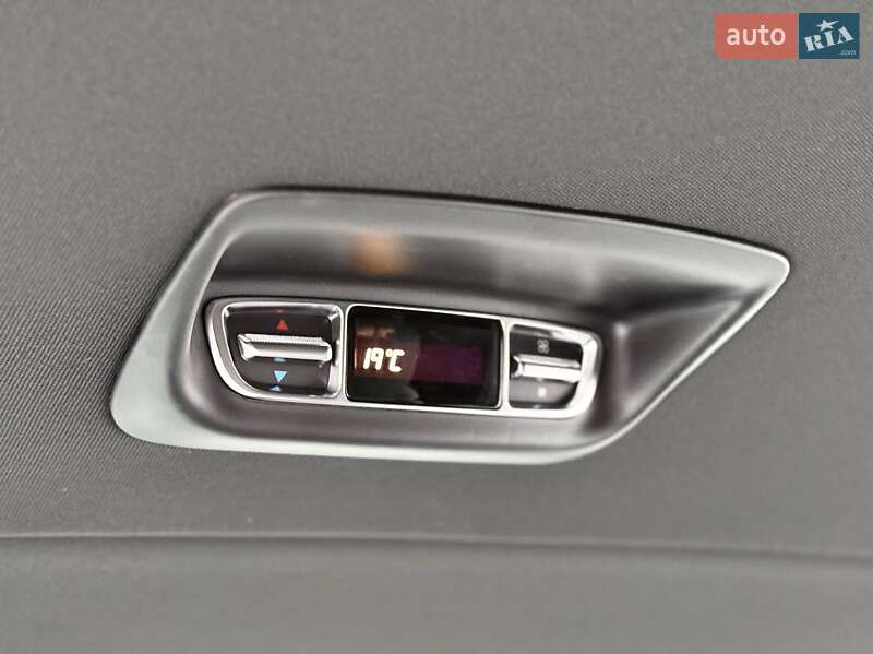 Минивэн Mercedes-Benz V-Class 2024 в Киеве