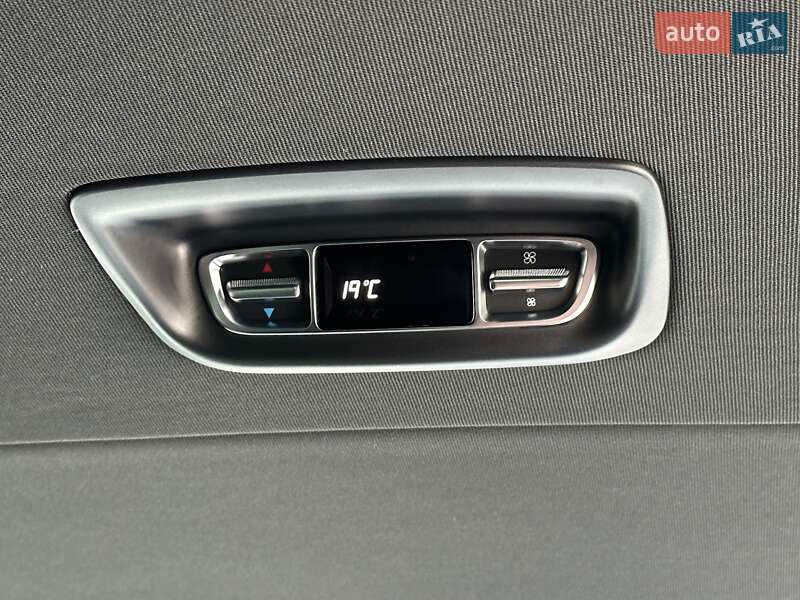 Минивэн Mercedes-Benz V-Class 2023 в Киеве фото 25 Минивэн Mercedes-Benz V-Class 2023 в Киеве