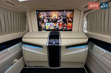 Минивэн Mercedes-Benz V-Class 2018 в 