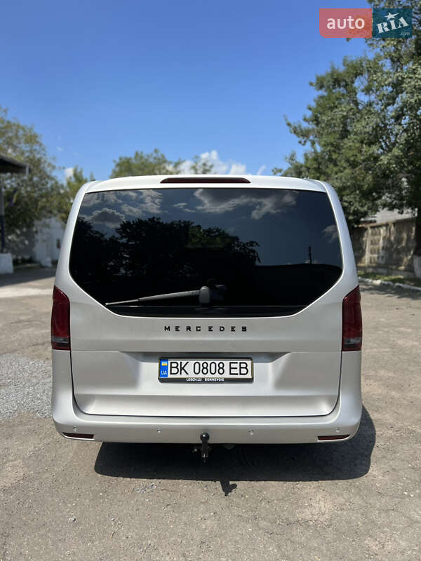 Мінівен Mercedes-Benz V-Class 2016 в Рівному