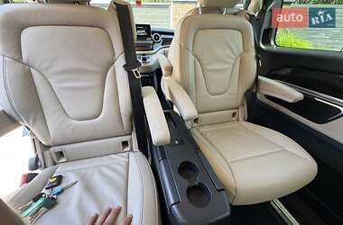 Минивэн Mercedes-Benz V-Class 2016 в 