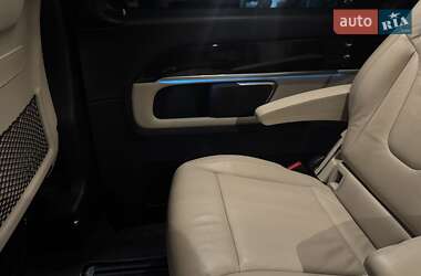 Минивэн Mercedes-Benz V-Class 2016 в 