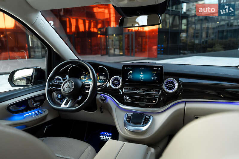 Мінівен Mercedes-Benz V-Class 2020 в Києві