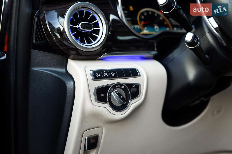Мінівен Mercedes-Benz V-Class 2020 в Києві