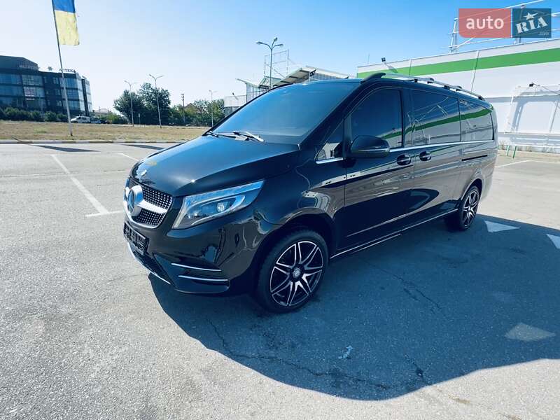 Минивэн Mercedes-Benz V-Class 2017 в 