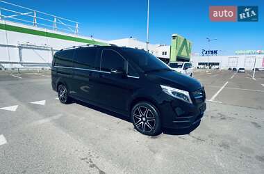Минивэн Mercedes-Benz V-Class 2017 в 