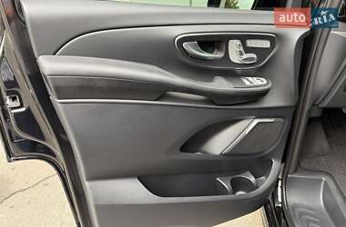 Минивэн Mercedes-Benz V-Class 2022 в  фото 6 Минивэн Mercedes-Benz V-Class 2022 в