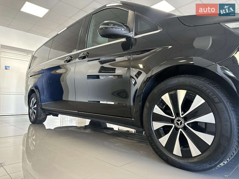 Минивэн Mercedes-Benz V-Class 2023 в Киеве фото 5 Минивэн Mercedes-Benz V-Class 2023 в Киеве