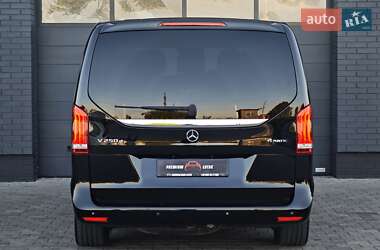 Минивэн Mercedes-Benz V-Class 2015 в 