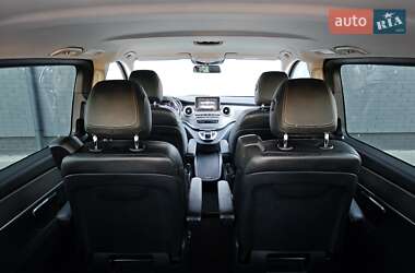 Минивэн Mercedes-Benz V-Class 2015 в 