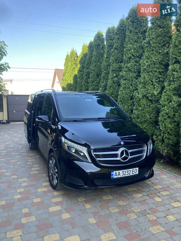 Мінівен Mercedes-Benz V-Class 2016 в Києві