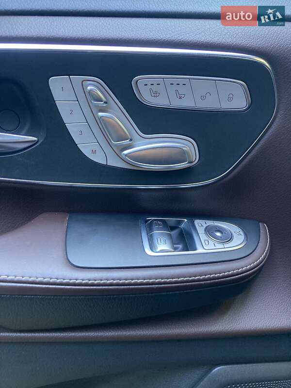 Мінівен Mercedes-Benz V-Class 2016 в Києві