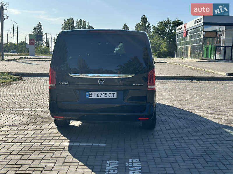 Минивэн Mercedes-Benz V-Class 2015 в Херсоне