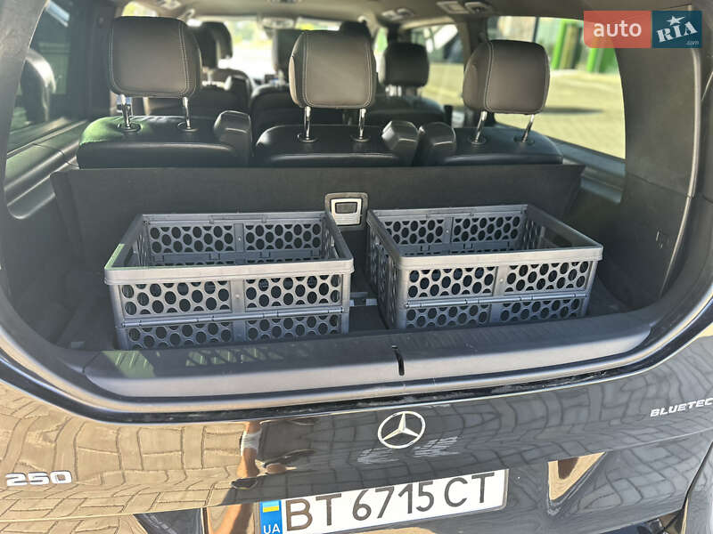 Минивэн Mercedes-Benz V-Class 2015 в Херсоне
