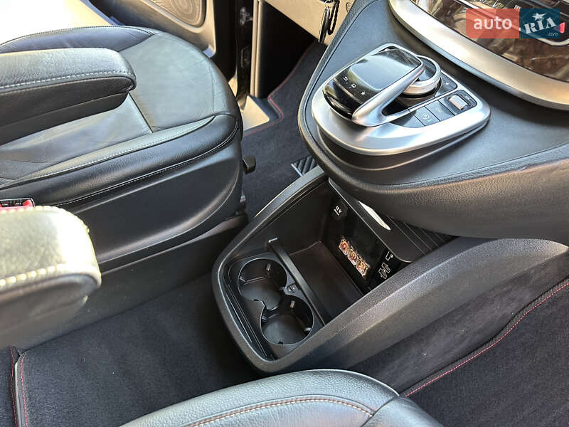Минивэн Mercedes-Benz V-Class 2015 в Херсоне