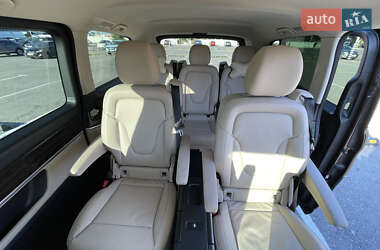 Минивэн Mercedes-Benz V-Class 2018 в 