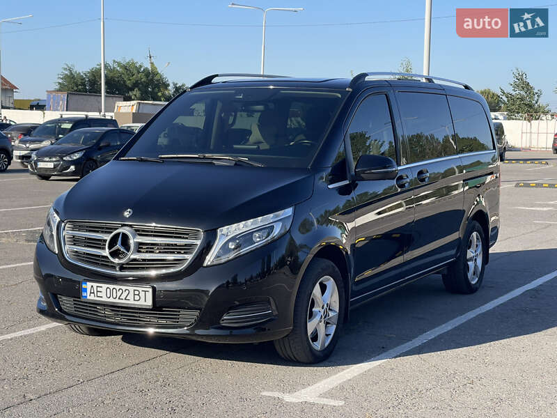 Минивэн Mercedes-Benz V-Class 2018 в 