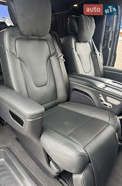 Минивэн Mercedes-Benz V-Class 2021 в 