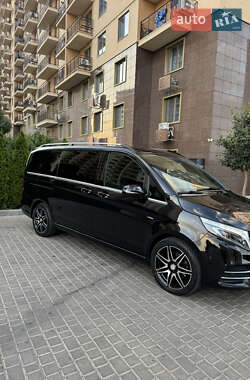Минивэн Mercedes-Benz V-Class 2017 в 