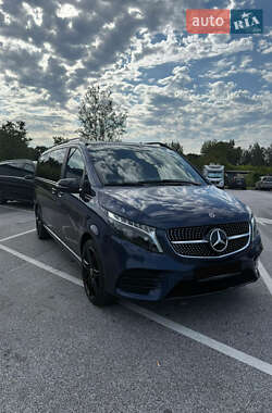 Минивэн Mercedes-Benz V-Class 2023 в Киеве