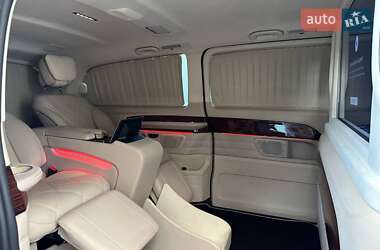 Мінівен Mercedes-Benz V-Class 2021 в Києві