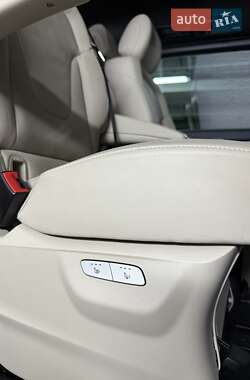 Минивэн Mercedes-Benz V-Class 2019 в 